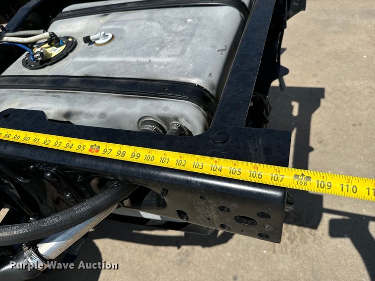 image for item MU9866 2016 Ford F550 Super Duty XL Crew Cab truck cab and chassis