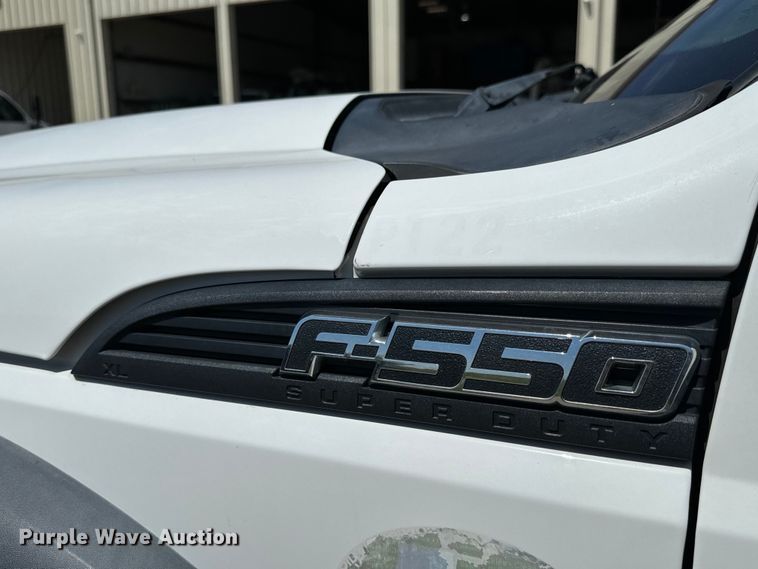 image for item MU9866 2016 Ford F550 Super Duty XL Crew Cab truck cab and chassis