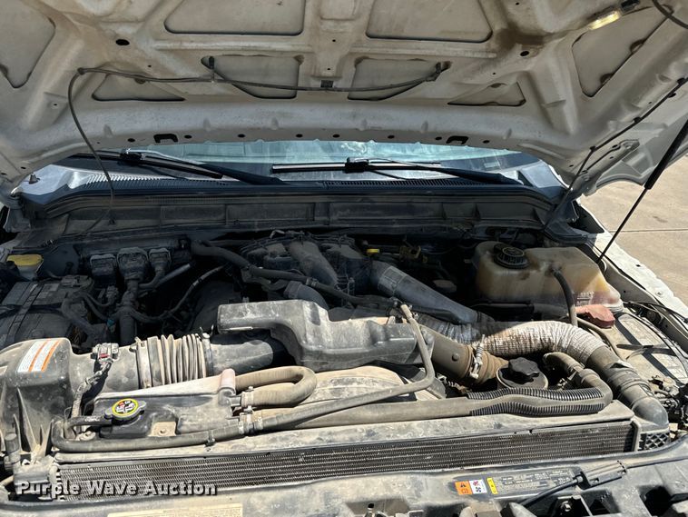 image for item MU9866 2016 Ford F550 Super Duty XL Crew Cab truck cab and chassis