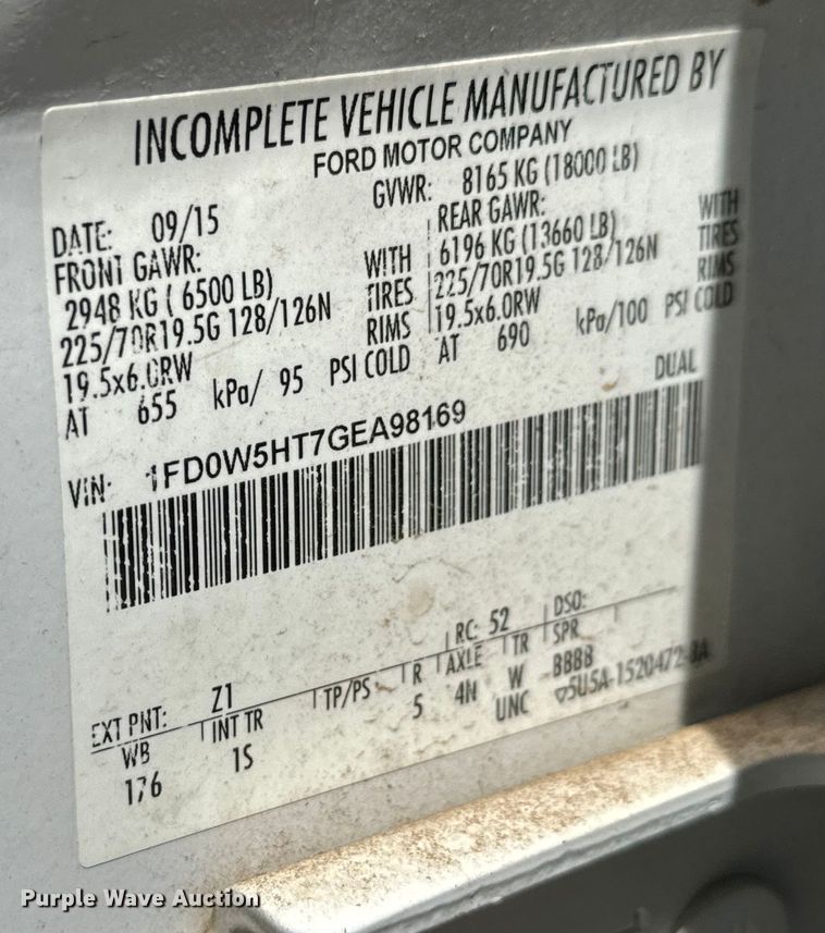 image for item MU9866 2016 Ford F550 Super Duty XL Crew Cab truck cab and chassis