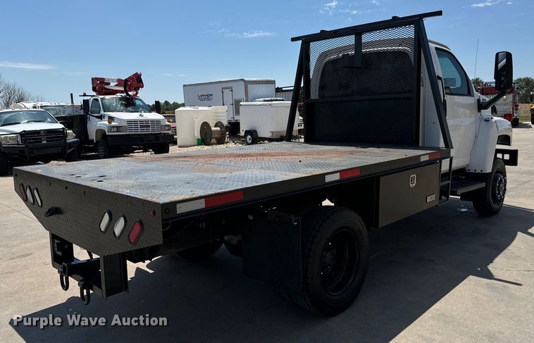 image for item MU9867 2005 Chevrolet  C4500 flatbed truck