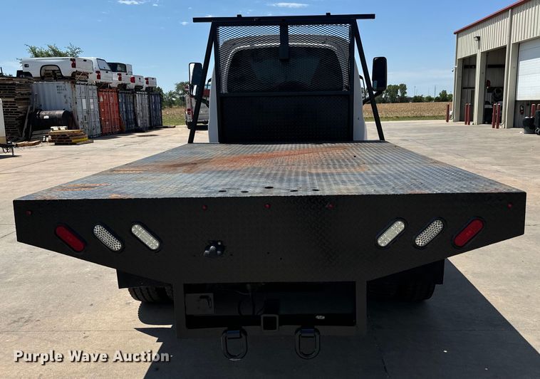 image for item MU9867 2005 Chevrolet  C4500 flatbed truck