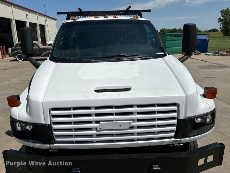 image for item MU9867 2005 Chevrolet  C4500 flatbed truck