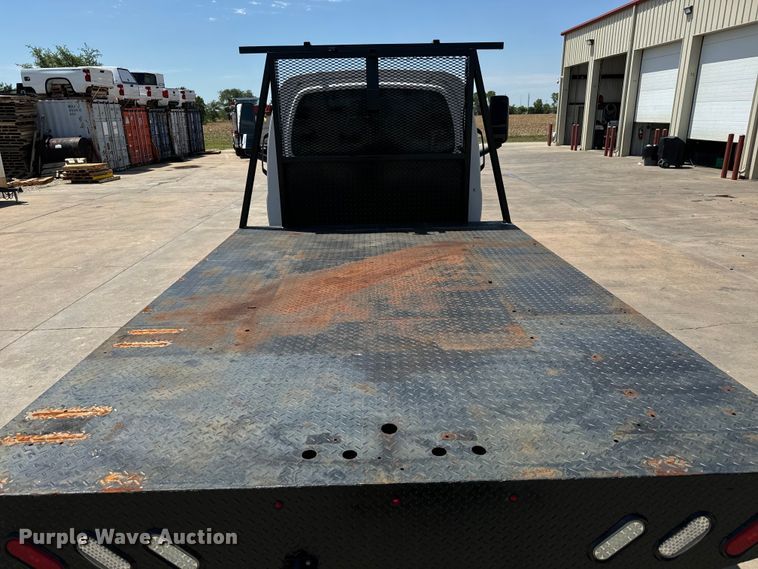 image for item MU9867 2005 Chevrolet  C4500 flatbed truck