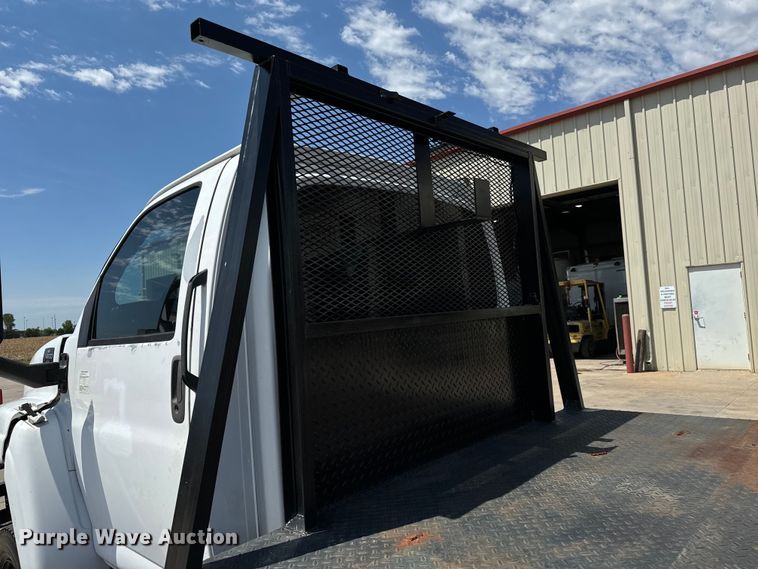 image for item MU9867 2005 Chevrolet  C4500 flatbed truck