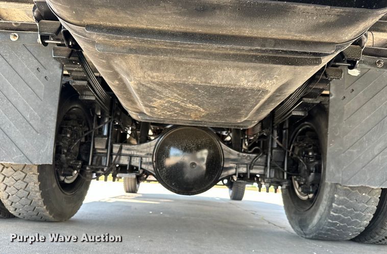 image for item MU9867 2005 Chevrolet  C4500 flatbed truck