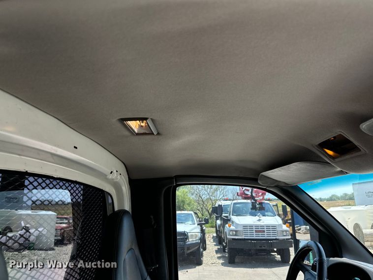 image for item MU9867 2005 Chevrolet  C4500 flatbed truck