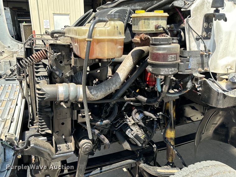 image for item MU9867 2005 Chevrolet  C4500 flatbed truck