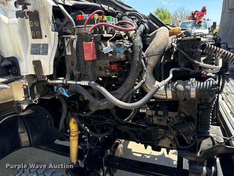 image for item MU9867 2005 Chevrolet  C4500 flatbed truck