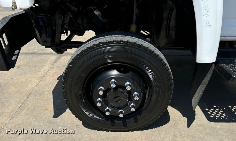 image for item MU9867 2005 Chevrolet  C4500 flatbed truck