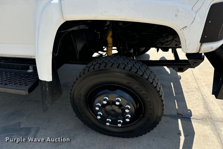 image for item MU9867 2005 Chevrolet  C4500 flatbed truck