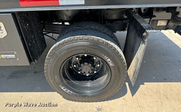 image for item MU9867 2005 Chevrolet  C4500 flatbed truck