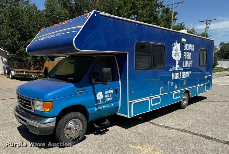 image for item MU9932 2006 Ford E450 Super Duty  RV