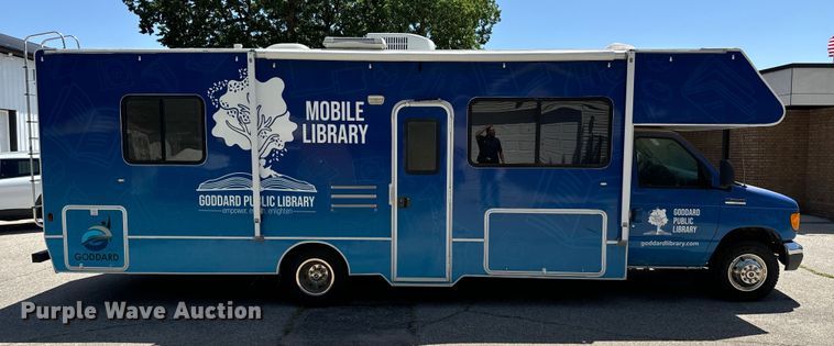 image for item MU9932 2006 Ford E450 Super Duty  RV