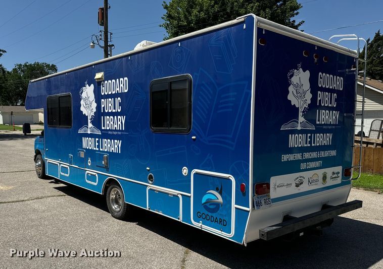 image for item MU9932 2006 Ford E450 Super Duty  RV