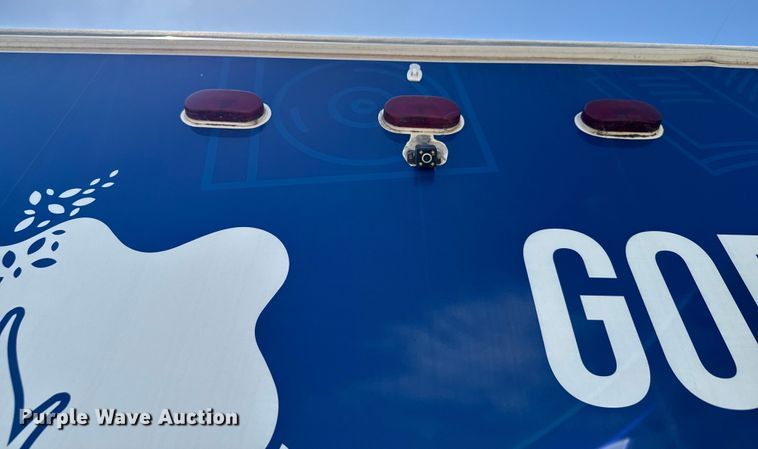 image for item MU9932 2006 Ford E450 Super Duty  RV