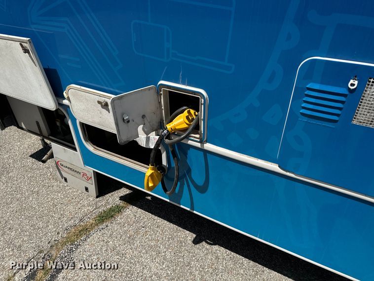 image for item MU9932 2006 Ford E450 Super Duty  RV