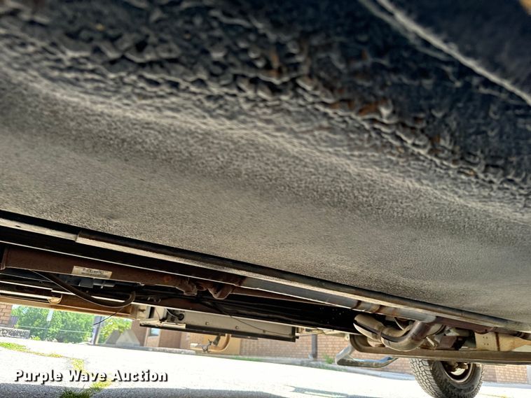 image for item MU9932 2006 Ford E450 Super Duty  RV