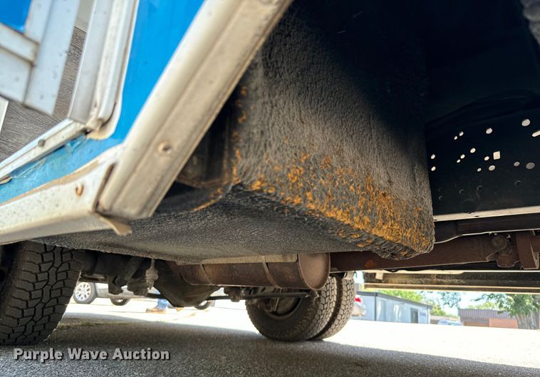 image for item MU9932 2006 Ford E450 Super Duty  RV