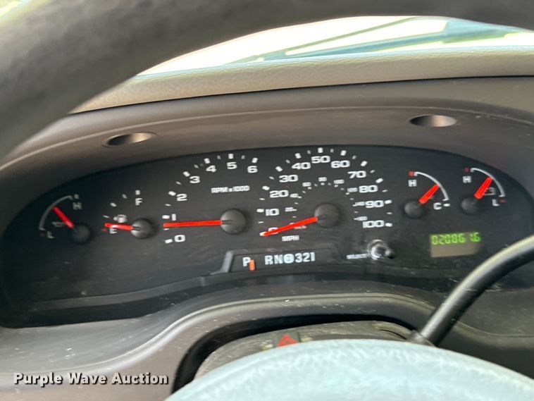 image for item MU9932 2006 Ford E450 Super Duty  RV