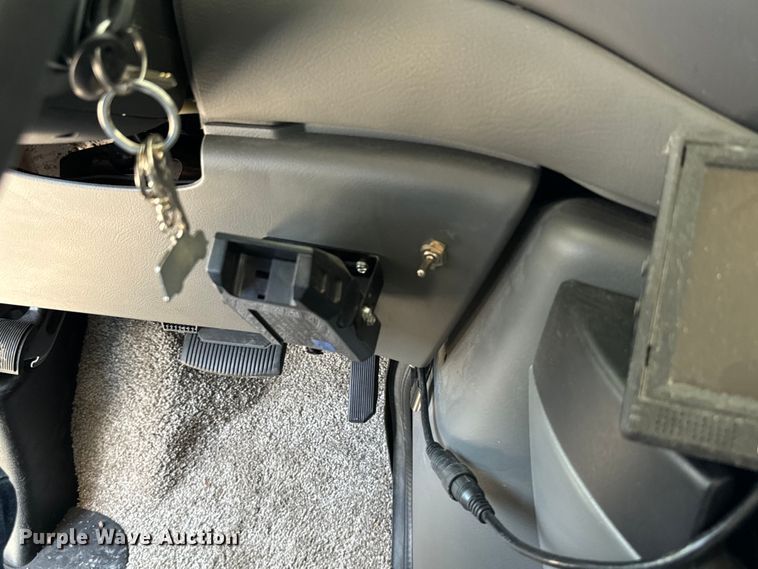 image for item MU9932 2006 Ford E450 Super Duty  RV