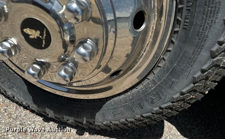 image for item MU9932 2006 Ford E450 Super Duty  RV