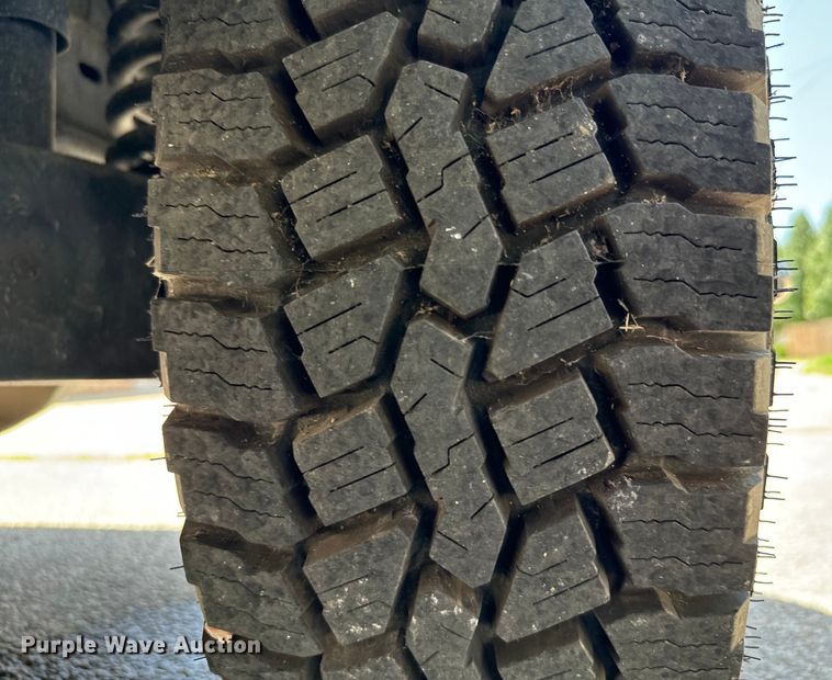 image for item MU9932 2006 Ford E450 Super Duty  RV