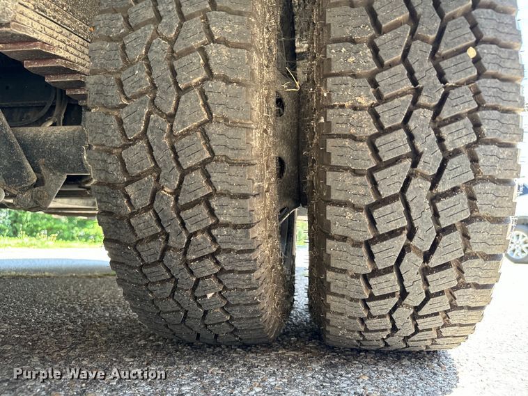 image for item MU9932 2006 Ford E450 Super Duty  RV