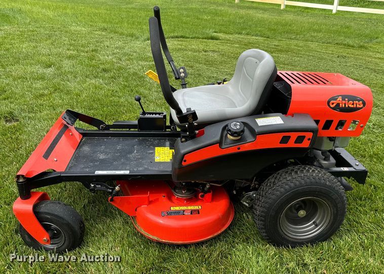 image for item MU9946 Ariens  Zoom ZTR lawn mower