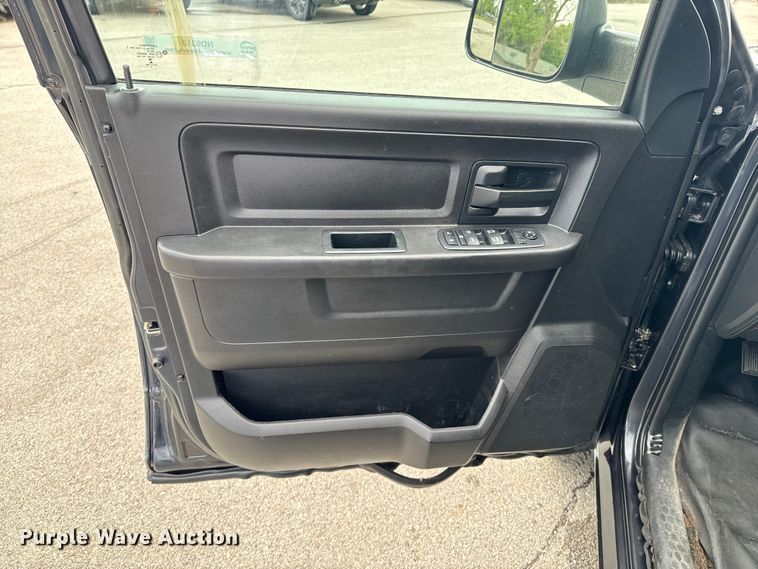 image for item ND9318 2017 Dodge Ram 2500 HD Crew Cab pickup truck