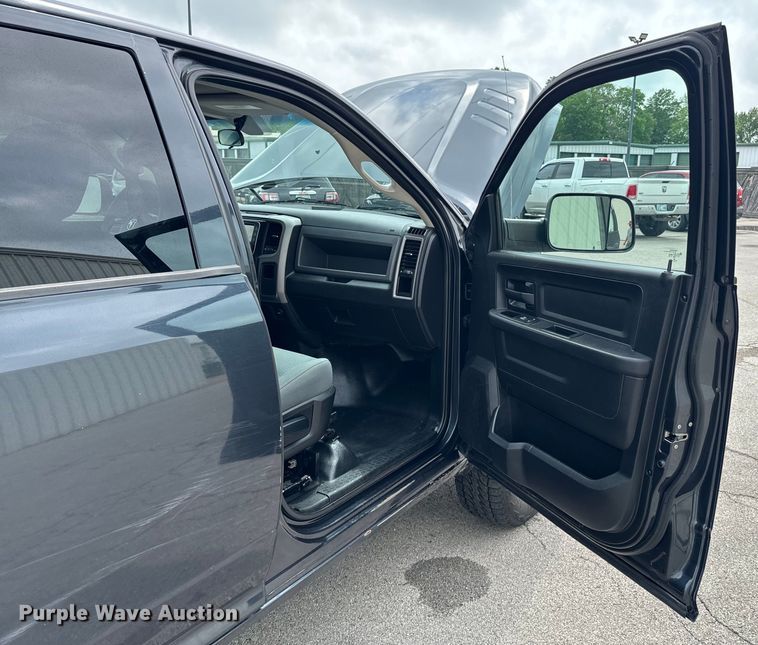 image for item ND9318 2017 Dodge Ram 2500 HD Crew Cab pickup truck