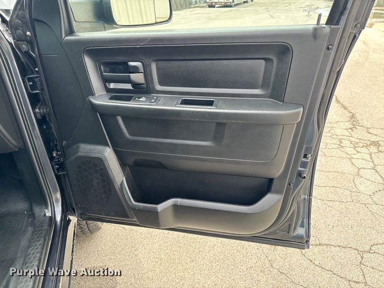 image for item ND9318 2017 Dodge Ram 2500 HD Crew Cab pickup truck