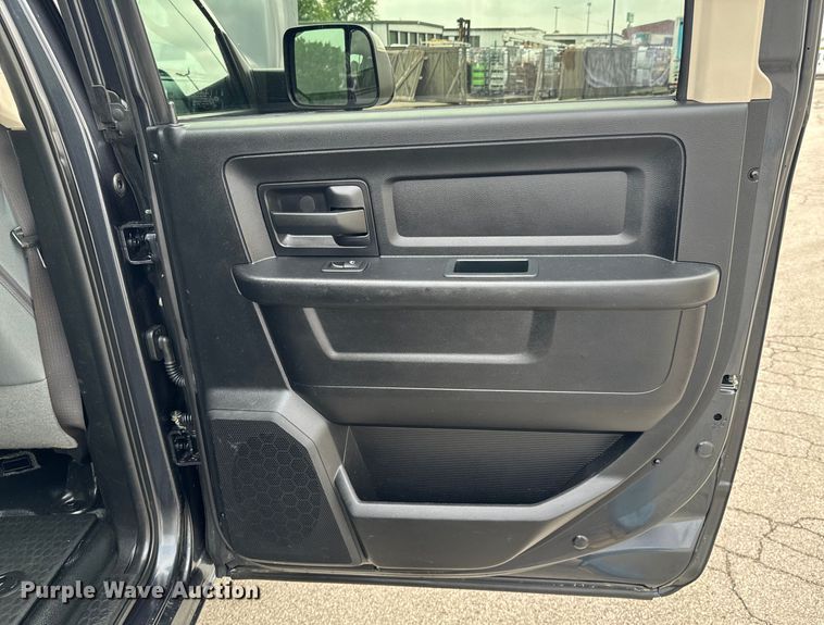 image for item ND9318 2017 Dodge Ram 2500 HD Crew Cab pickup truck