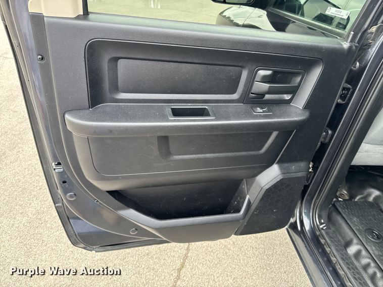 image for item ND9318 2017 Dodge Ram 2500 HD Crew Cab pickup truck