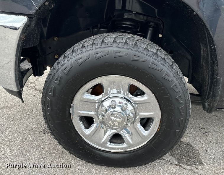 image for item ND9318 2017 Dodge Ram 2500 HD Crew Cab pickup truck