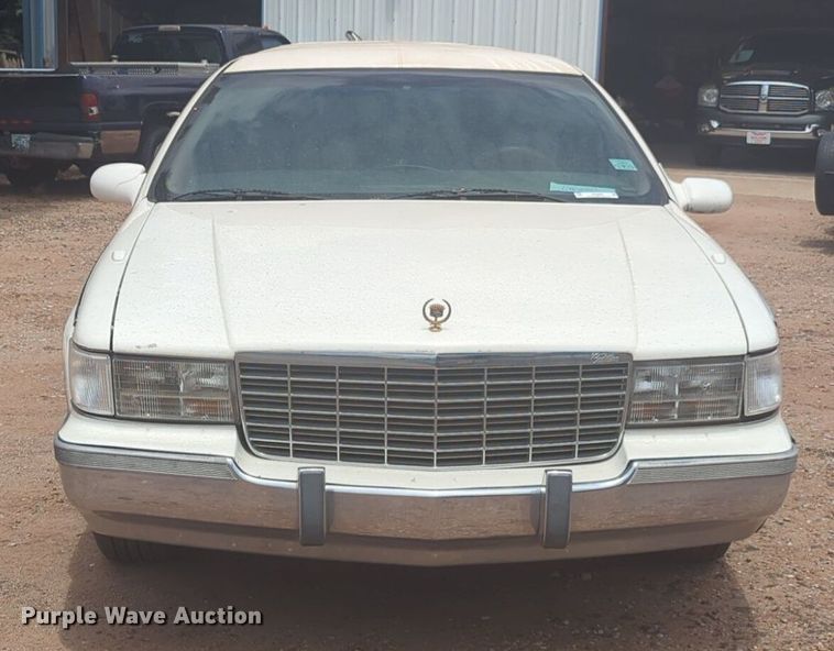 image for item NG9908 1995 Cadilliac Fleetwood limousine