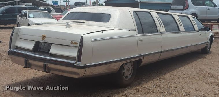 image for item NG9908 1995 Cadilliac Fleetwood limousine