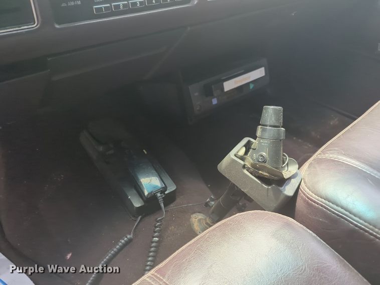 image for item NG9908 1995 Cadilliac Fleetwood limousine