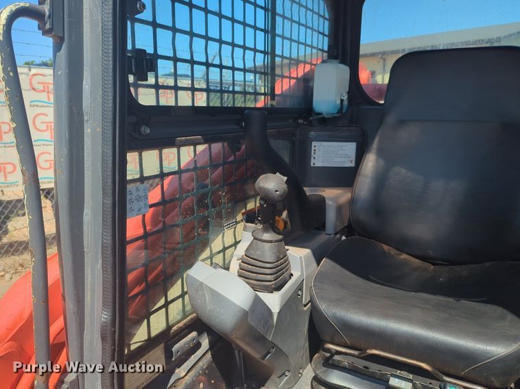 image for item NG9935 2020 Kubota SVL75-2 tracked skid steer loader