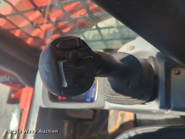 image for item NG9935 2020 Kubota SVL75-2 tracked skid steer loader