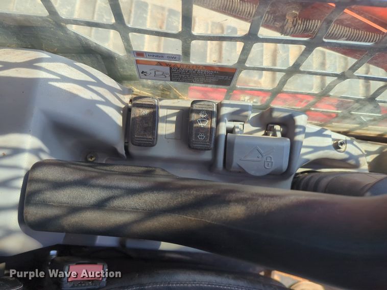 image for item NG9935 2020 Kubota SVL75-2 tracked skid steer loader