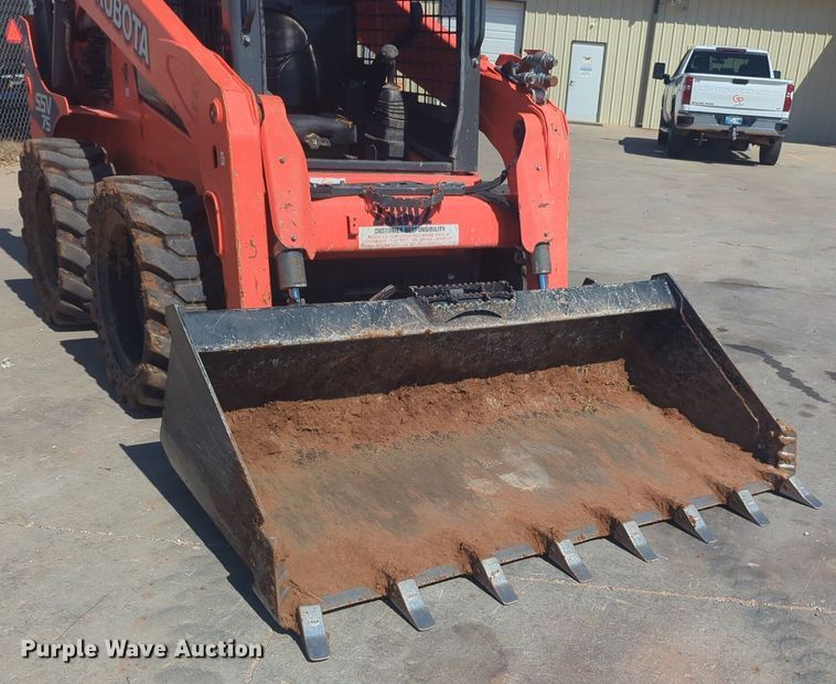 image for item NG9937 2019 Kubota SSV75 skid steer loader