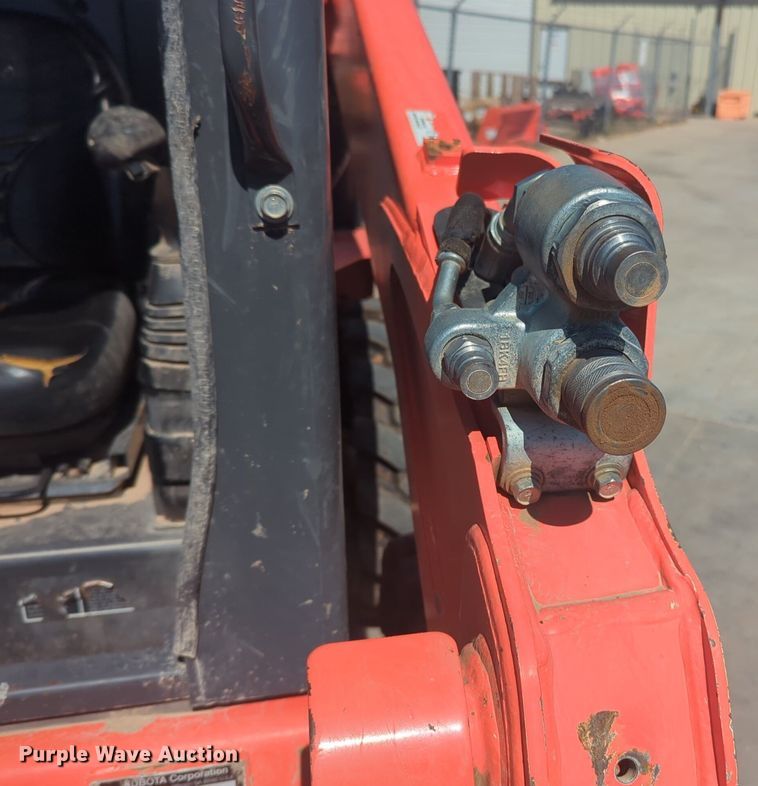 image for item NG9937 2019 Kubota SSV75 skid steer loader