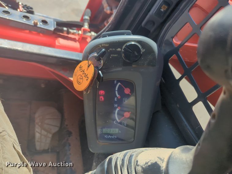 image for item NG9937 2019 Kubota SSV75 skid steer loader