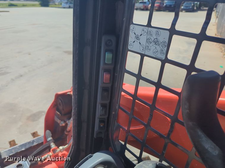 image for item NG9937 2019 Kubota SSV75 skid steer loader
