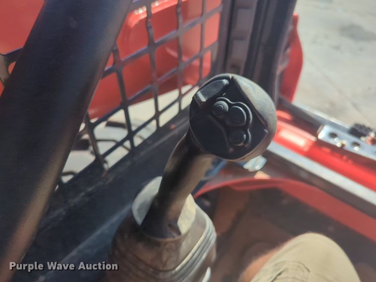 image for item NG9937 2019 Kubota SSV75 skid steer loader