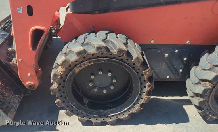 image for item NG9937 2019 Kubota SSV75 skid steer loader