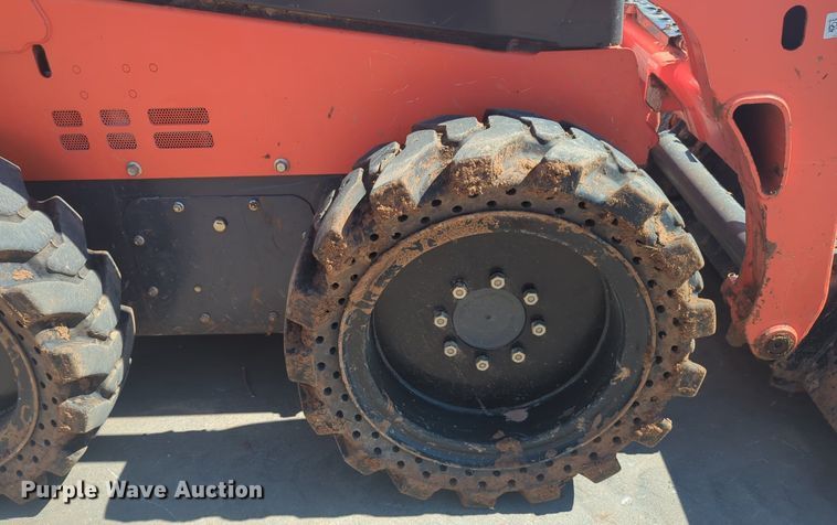 image for item NG9937 2019 Kubota SSV75 skid steer loader