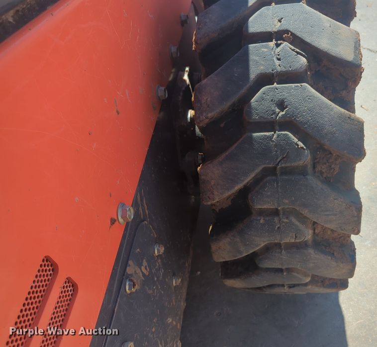 image for item NG9937 2019 Kubota SSV75 skid steer loader