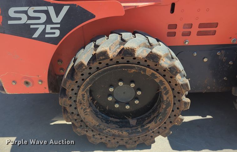 image for item NG9937 2019 Kubota SSV75 skid steer loader